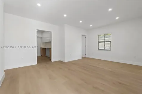 1060 NW 35th Court Miami FL 33125
