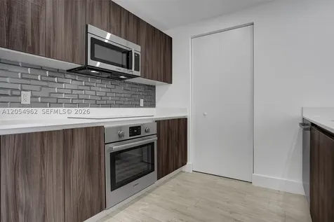 488 NE 18th Street Miami FL 33132