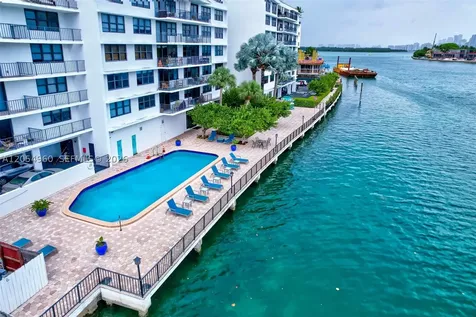 10101 E Bay Harbor Drive Bay Harbor Islands FL 33154