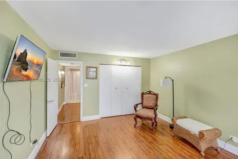 10101 E Bay Harbor Drive Bay Harbor Islands FL 33154