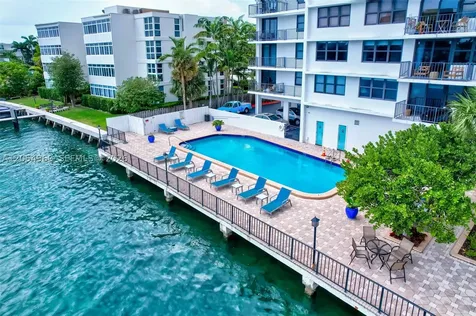 10101 E Bay Harbor Drive Bay Harbor Islands FL 33154