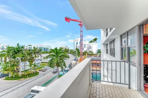 10101 E Bay Harbor Drive Bay Harbor Islands FL 33154