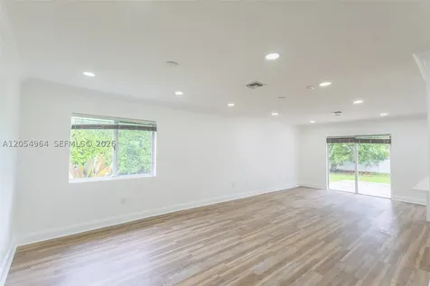 30 NW 159th Street Miami FL 33169