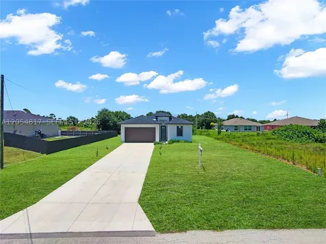 536 Rayford Lehigh Acres FL 33974
