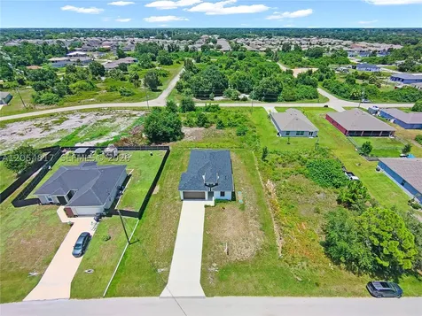 536 Rayford Lehigh Acres FL 33974