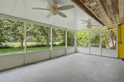 10650 SW 77th Court Pinecrest FL 33156