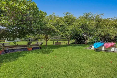 10650 SW 77th Court Pinecrest FL 33156