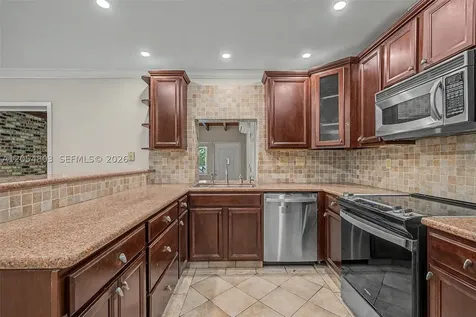 10650 SW 77th Court Pinecrest FL 33156