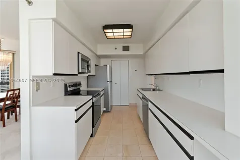 3600 Mystic Pointe Drive Aventura FL 33180