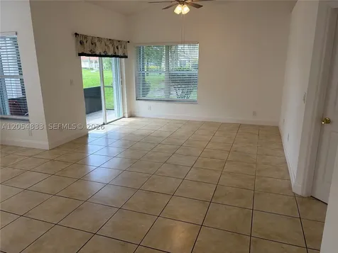 9020 N Lake Park Circle N Davie FL 33328