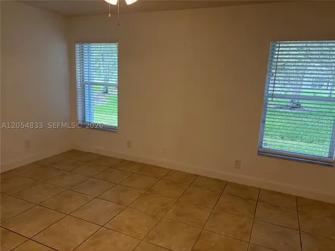 9020 N Lake Park Circle N Davie FL 33328