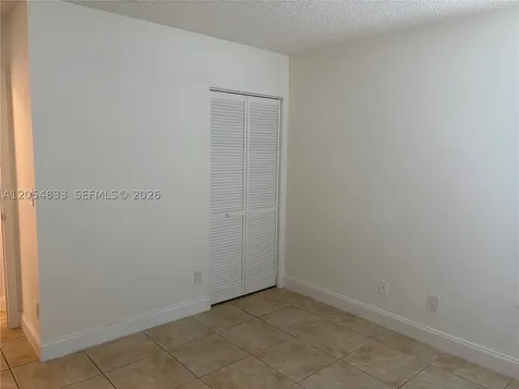 9020 N Lake Park Circle N Davie FL 33328