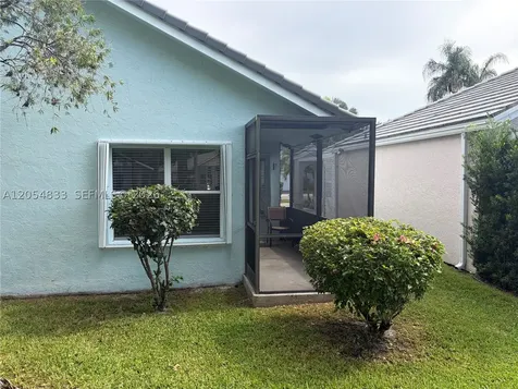 9020 N Lake Park Circle N Davie FL 33328