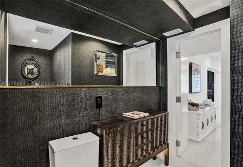 19130 NE 21st Avenue North Miami Beach FL 33179