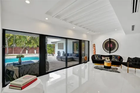 19130 NE 21st Avenue North Miami Beach FL 33179