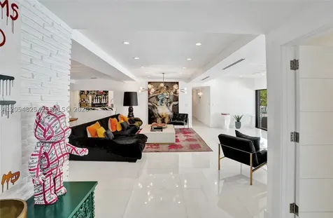 19130 NE 21st Avenue North Miami Beach FL 33179