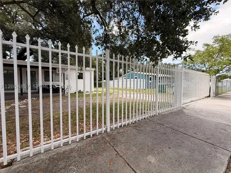 2123 NW 93rd Street Miami FL 33147