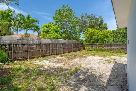 2121 NW 86th Terrace Miami FL 33147