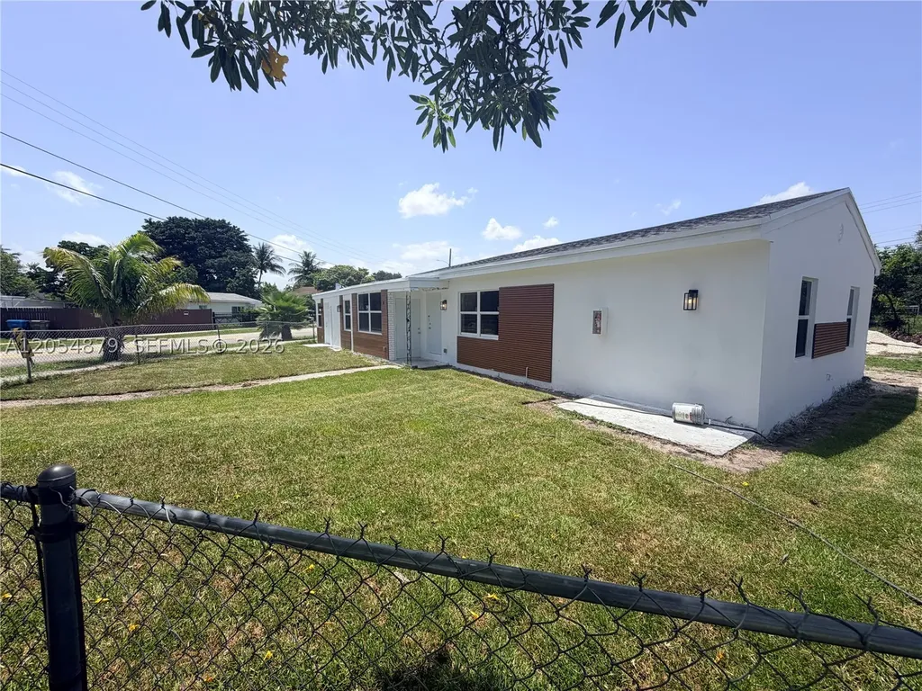 43 Williams Road West Park FL 33023