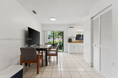 19 SE 4th Terrace Dania Beach FL 33004