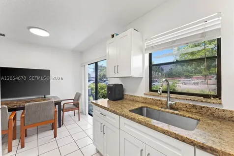 19 SE 4th Terrace Dania Beach FL 33004