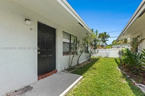 19 SE 4th Terrace Dania Beach FL 33004