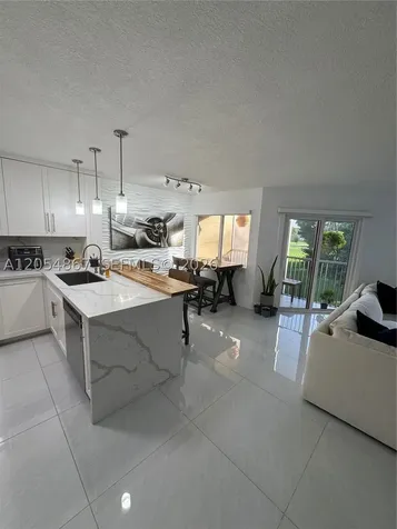 500 SW 130th Terrace Pembroke Pines FL 33027
