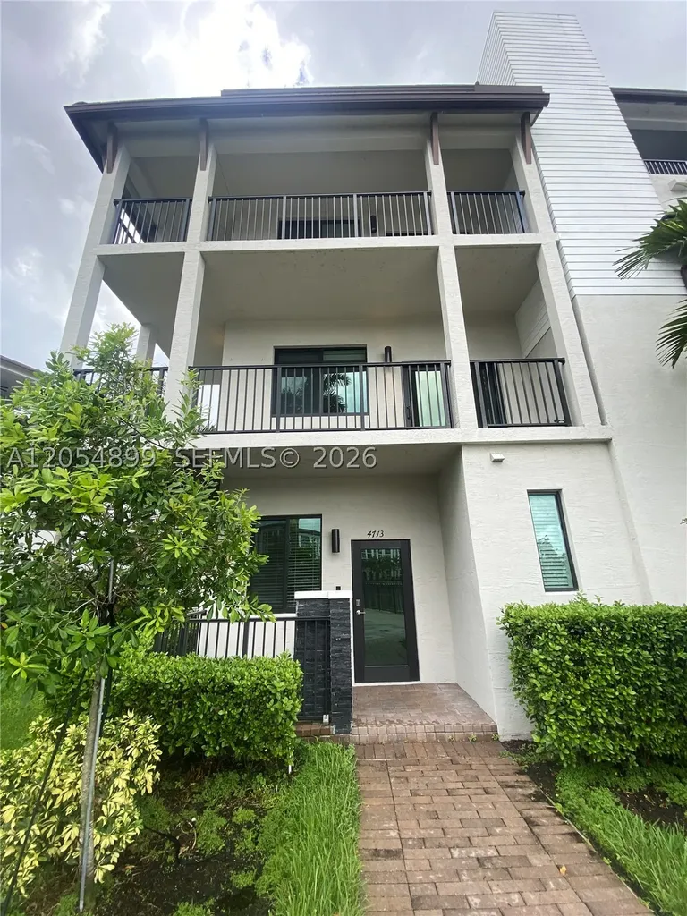 4713 NW 84th Court Doral FL 33166