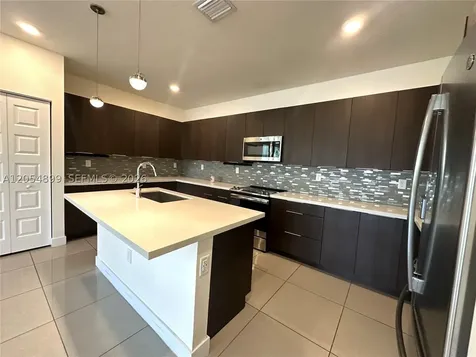 4713 NW 84th Court Doral FL 33166
