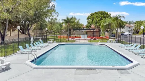 3541 NW 99th Terrace Sunrise FL 33351