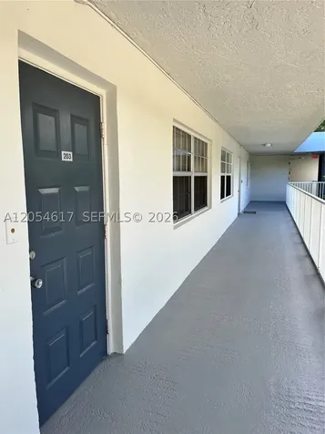4280 Oaks Terrace Pompano Beach FL 33069