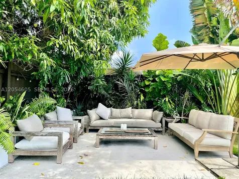 3538 SW 1st Avenue Miami FL 33145