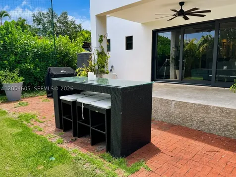 3538 SW 1st Avenue Miami FL 33145