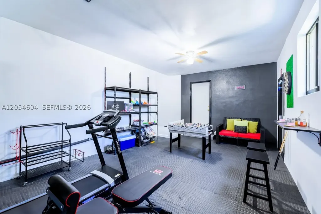 312 N Luna Court Hollywood FL 33021