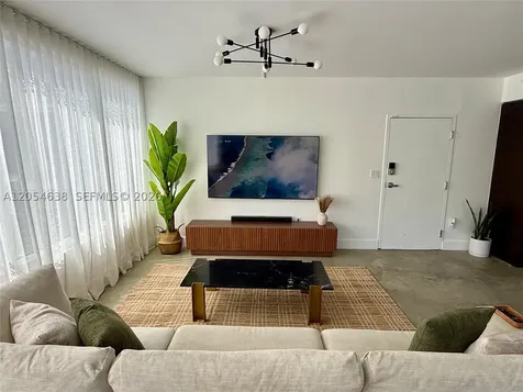2155 Washington Court Miami Beach FL 33139
