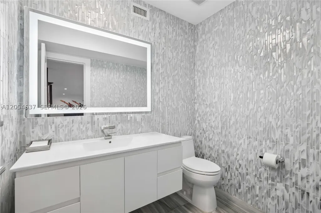 2886 NE 25th Street Fort Lauderdale FL 33305