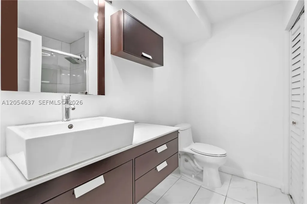 2886 NE 25th Street Fort Lauderdale FL 33305