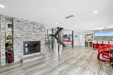 2886 NE 25th Street Fort Lauderdale FL 33305