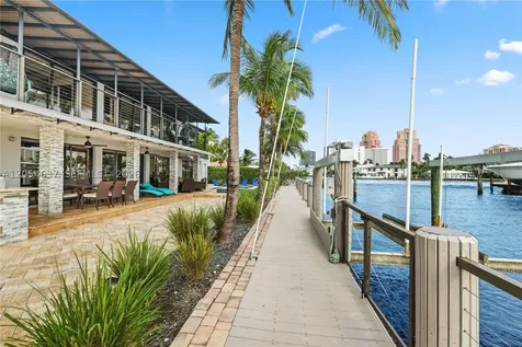 2886 NE 25th Street Fort Lauderdale FL 33305