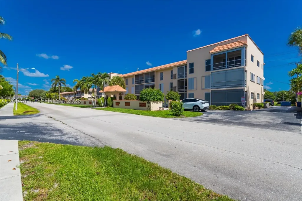 331 SW 8th Street Boca Raton FL 33432