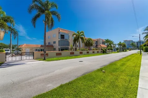 331 SW 8th Street Boca Raton FL 33432