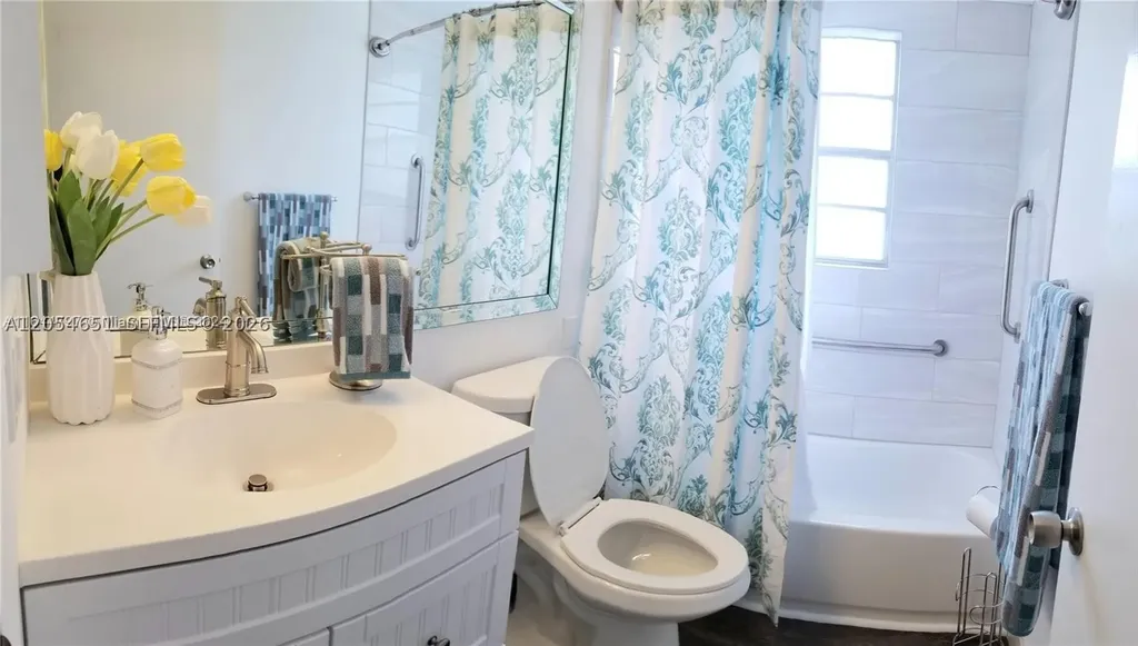 285 Fanshaw G Boca Raton FL 33434