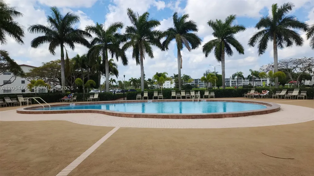 285 Fanshaw G Boca Raton FL 33434