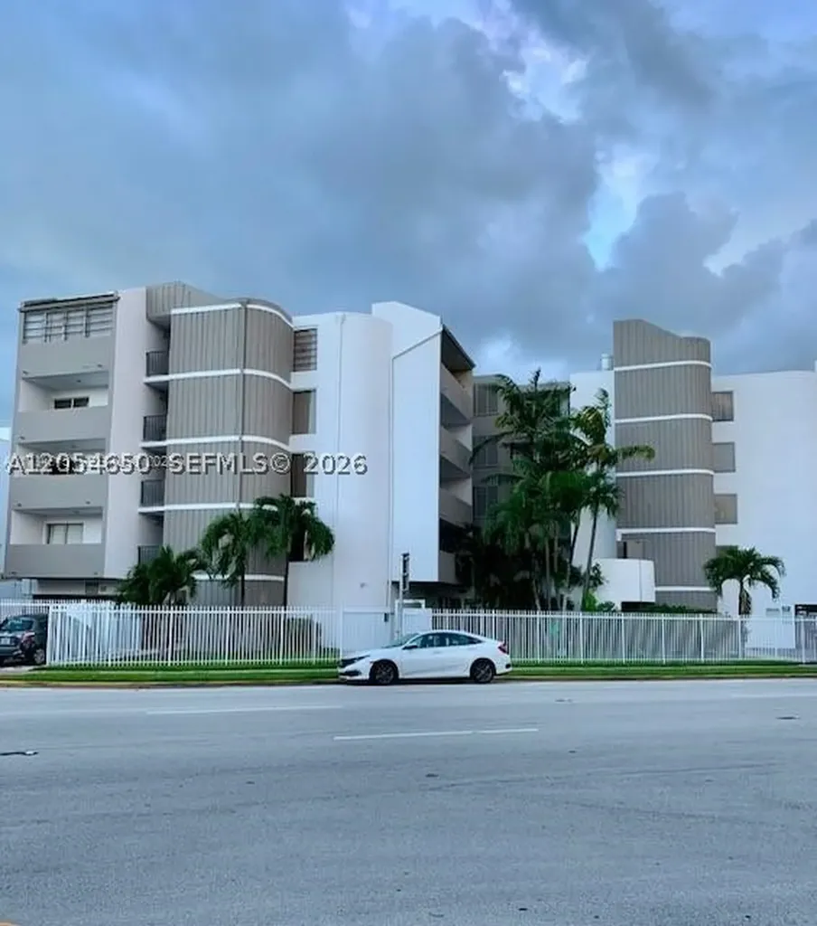 2000 Biarritz Drive Miami Beach FL 33141