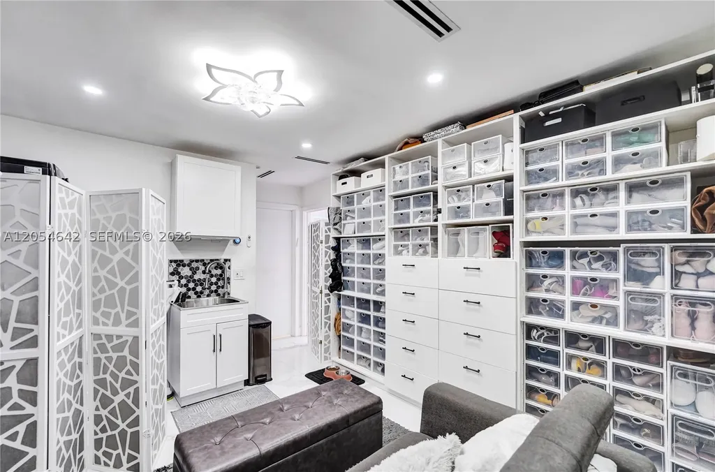 3701 Mckinley Street Hollywood FL 33021
