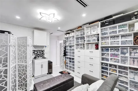 3701 Mckinley Street Hollywood FL 33021