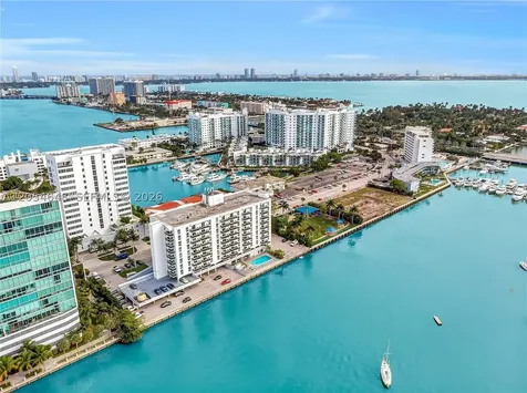 7928 West Drive North Bay Village FL 33141