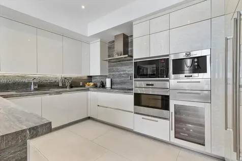 17475 Collins Avenue Sunny Isles Beach FL 33160