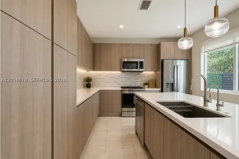 10384 NW 67th Terrace Doral FL 33178