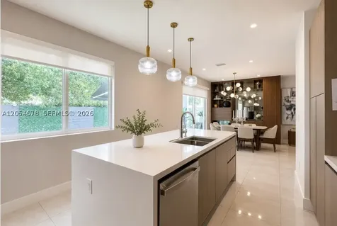 10384 NW 67th Terrace Doral FL 33178